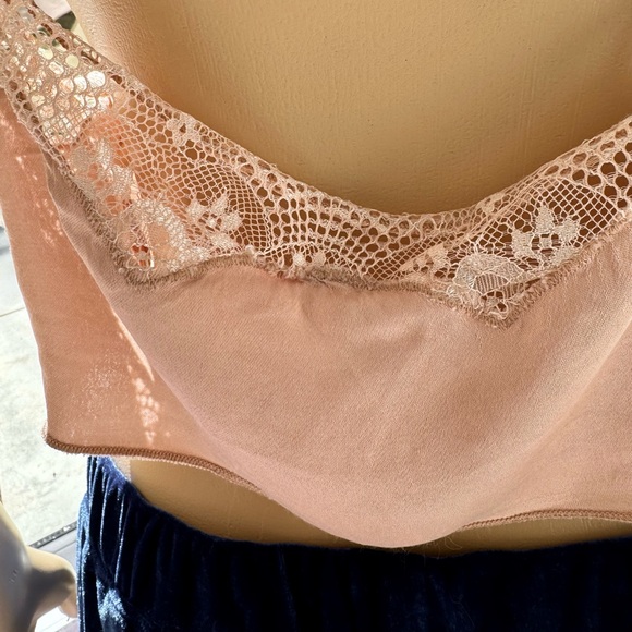 Free People Women's Pink Crop Top Size M Medium Floral Lace Sleeveless Satin - Picture 4 of 12